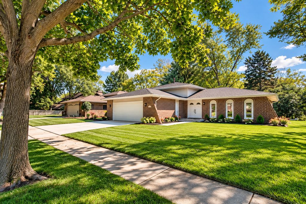 11226 S Deerpath Lane, Palos Hills, IL 60465 — photo 2