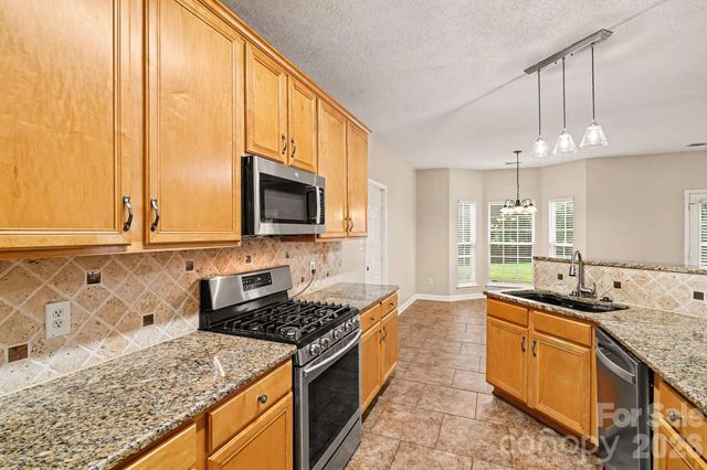 12616 Coral Sunrise Drive, Huntersville, NC 28078