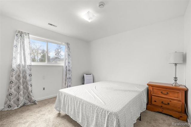 6226 Highview Street, Dearborn Heights, MI 48127