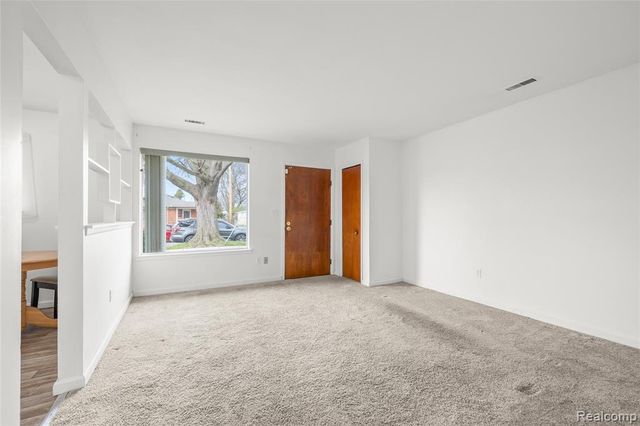 6226 Highview Street, Dearborn Heights, MI 48127