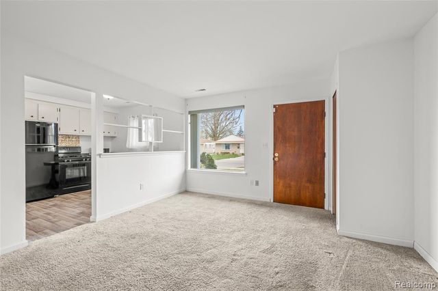 6226 Highview Street, Dearborn Heights, MI 48127