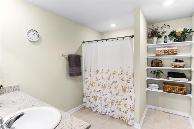 2219 S Savannah Lakes Drive, Lake Charles, LA 70607