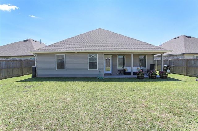 2219 S Savannah Lakes Drive, Lake Charles, LA 70607