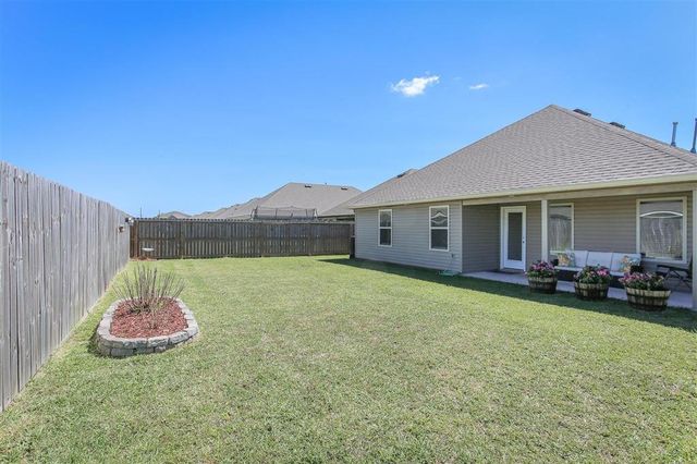 2219 S Savannah Lakes Drive, Lake Charles, LA 70607