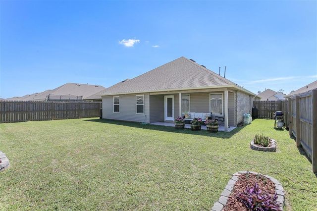 2219 S Savannah Lakes Drive, Lake Charles, LA 70607