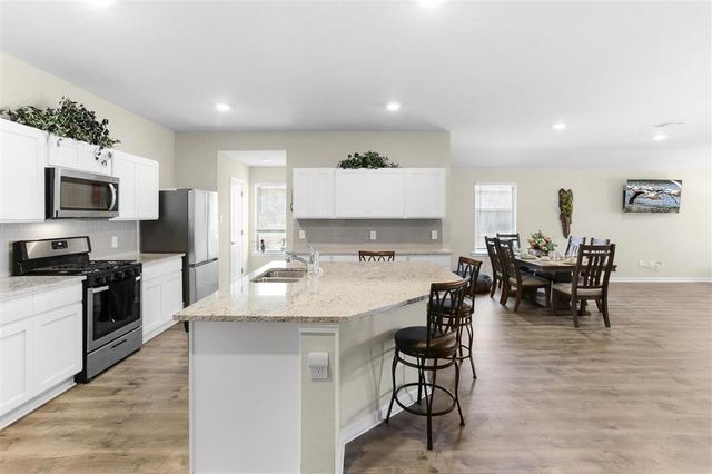 2219 S Savannah Lakes Drive, Lake Charles, LA 70607