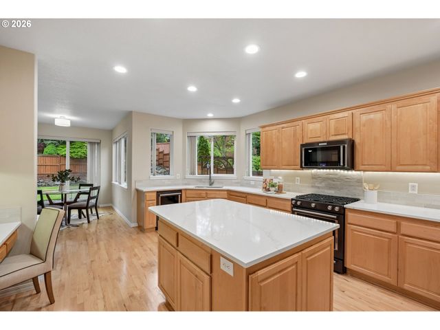 1034 Nw HOQUIAM Ct, Camas, WA 98607