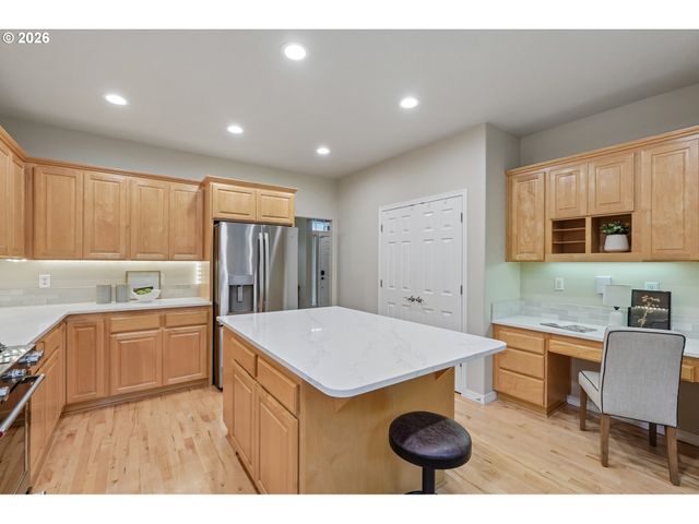 1034 Nw HOQUIAM Ct, Camas, WA 98607