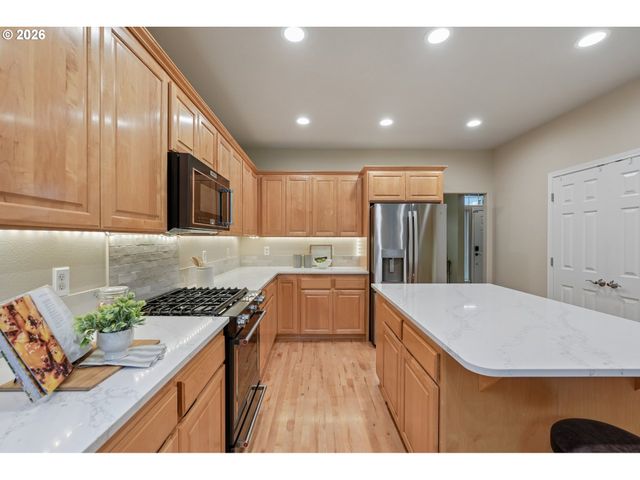 1034 Nw HOQUIAM Ct, Camas, WA 98607