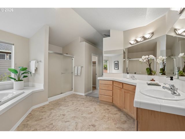 1034 Nw HOQUIAM Ct, Camas, WA 98607