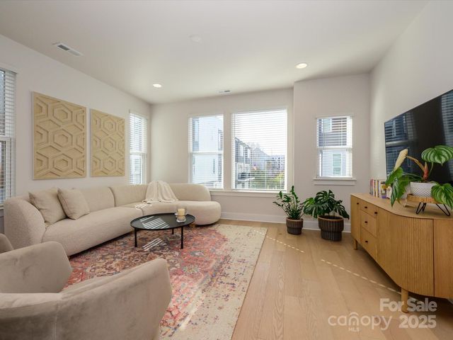 5104 York Park Lane, Charlotte, NC 28217