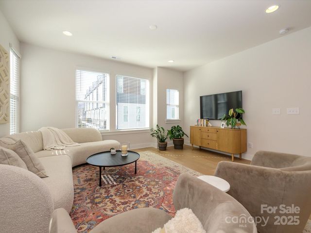 5104 York Park Lane, Charlotte, NC 28217