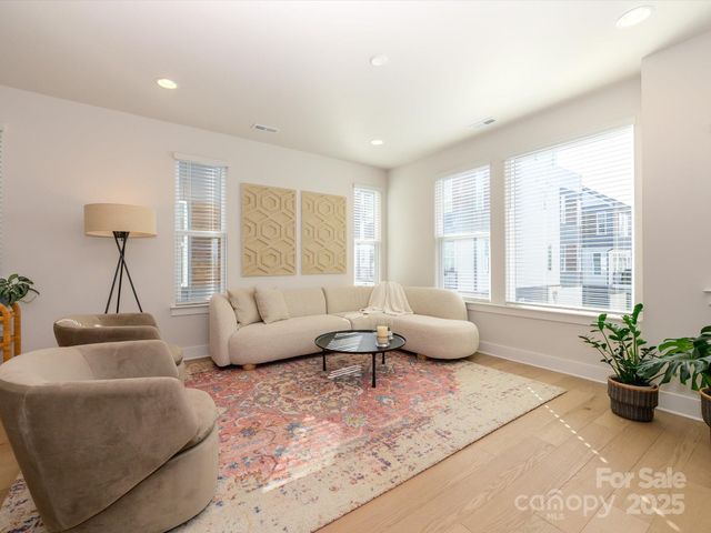 5104 York Park Lane, Charlotte, NC 28217