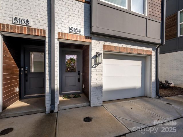 5104 York Park Lane, Charlotte, NC 28217