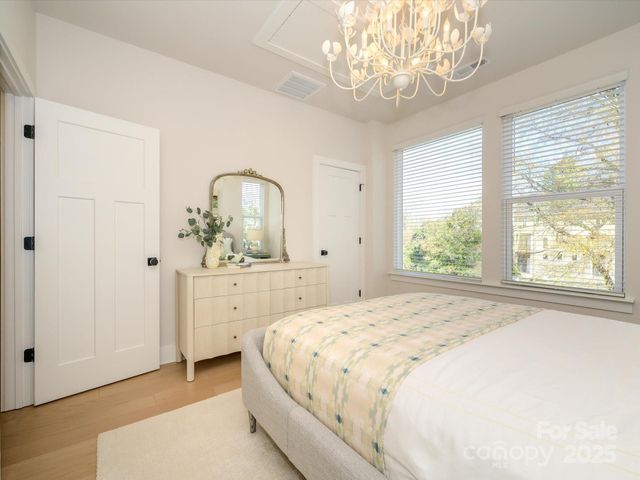 5104 York Park Lane, Charlotte, NC 28217