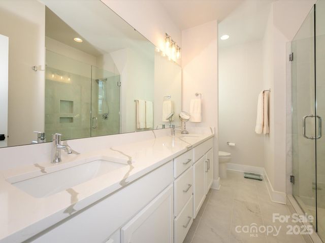 5104 York Park Lane, Charlotte, NC 28217