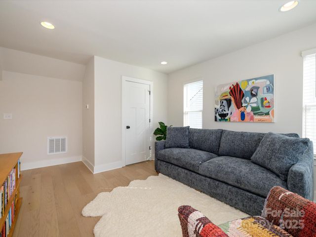 5104 York Park Lane, Charlotte, NC 28217