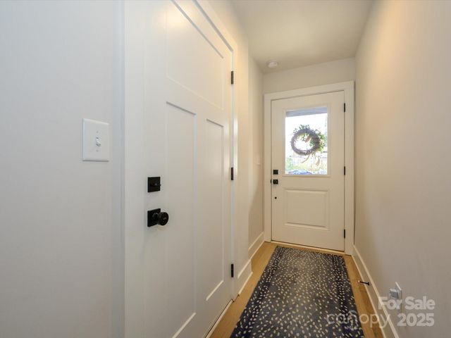 5104 York Park Lane, Charlotte, NC 28217