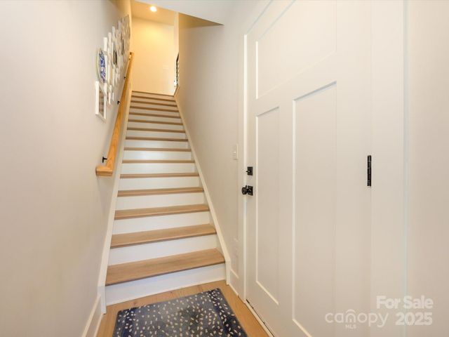 5104 York Park Lane, Charlotte, NC 28217