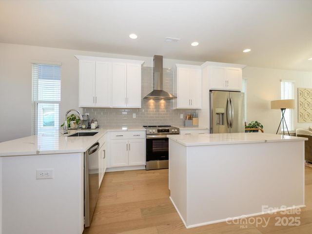 5104 York Park Lane, Charlotte, NC 28217