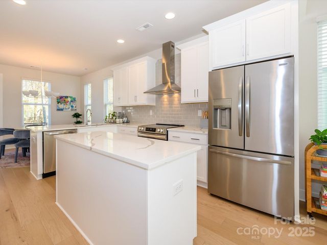 5104 York Park Lane, Charlotte, NC 28217