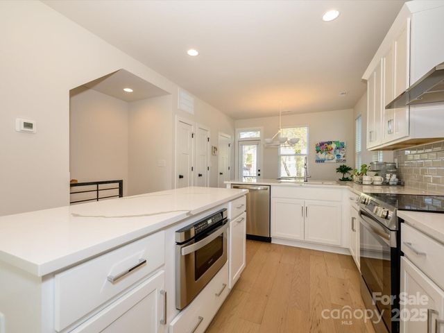 5104 York Park Lane, Charlotte, NC 28217