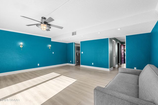 625 N Halifax Ave Apt 11, Daytona Beach, FL 32118