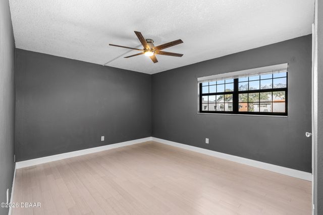 625 N Halifax Ave Apt 11, Daytona Beach, FL 32118