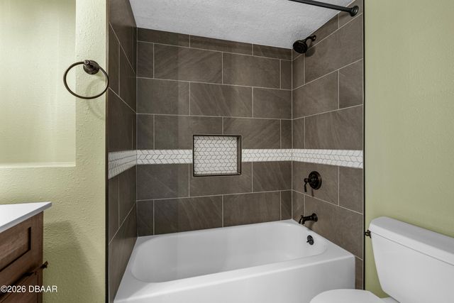 625 N Halifax Ave Apt 11, Daytona Beach, FL 32118