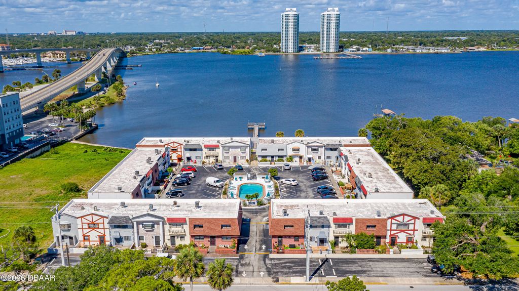 625 N Halifax Ave Apt 11, Daytona Beach, FL 32118