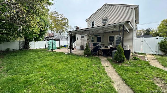 42 Kenwood Avenue, Massapequa, NY 11758