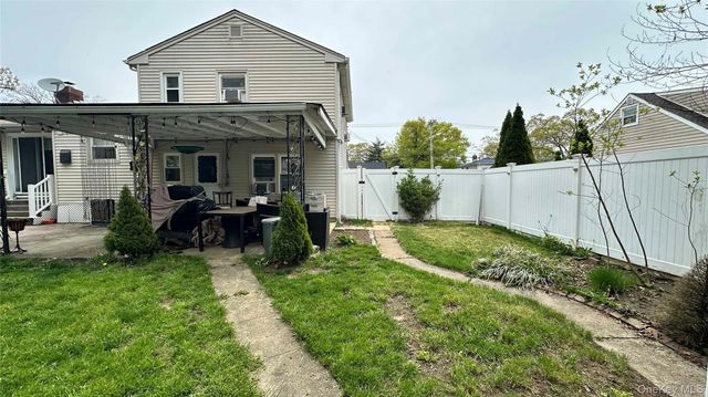 42 Kenwood Avenue, Massapequa, NY 11758
