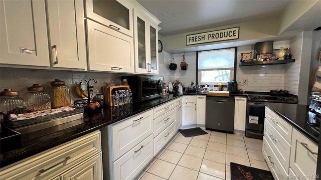 42 Kenwood Avenue, Massapequa, NY 11758
