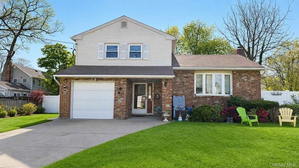 42 Kenwood Avenue, Massapequa, NY 11758