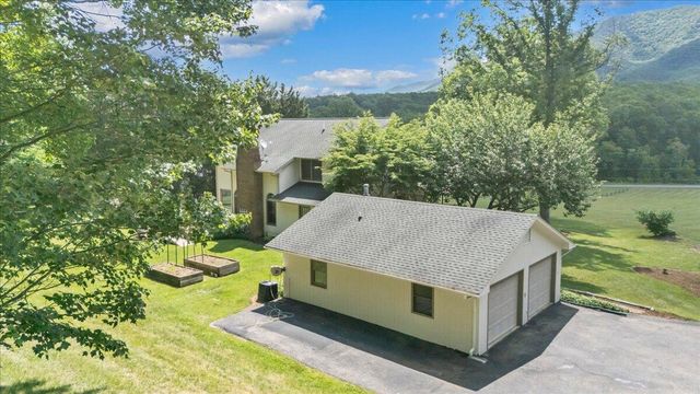 5145 Bradshaw RD, Salem, VA 24153
