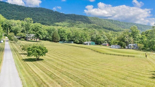 5145 Bradshaw RD, Salem, VA 24153