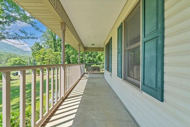 5145 Bradshaw RD, Salem, VA 24153
