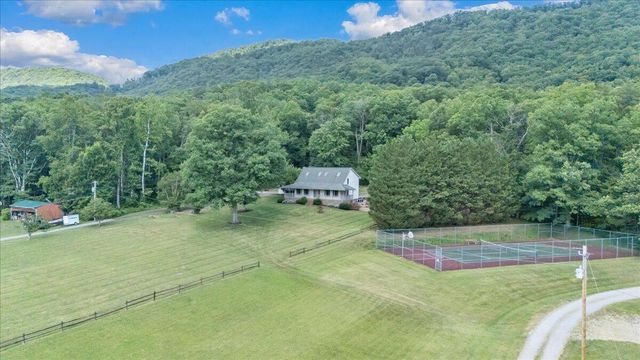 5145 Bradshaw RD, Salem, VA 24153