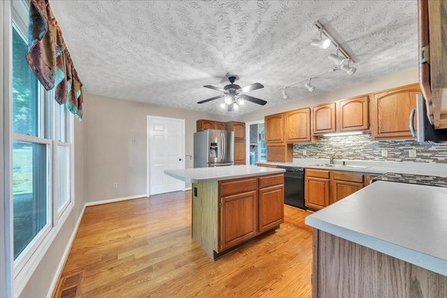 5145 Bradshaw RD, Salem, VA 24153