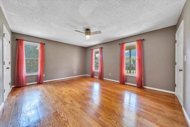 5145 Bradshaw RD, Salem, VA 24153