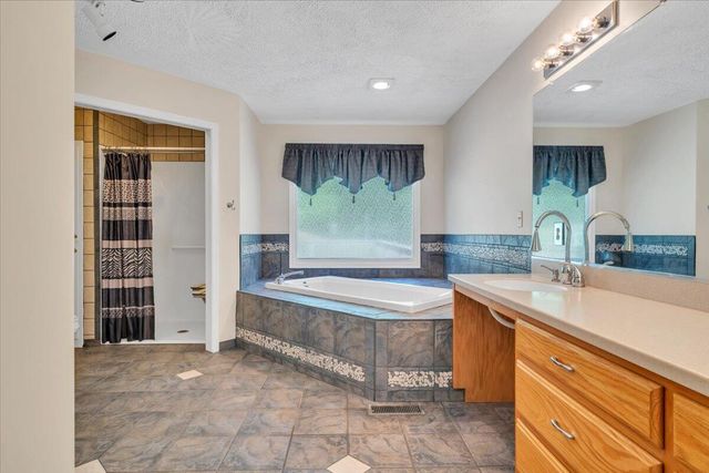 5145 Bradshaw RD, Salem, VA 24153