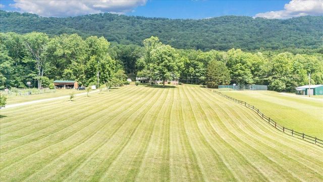 5145 Bradshaw RD, Salem, VA 24153