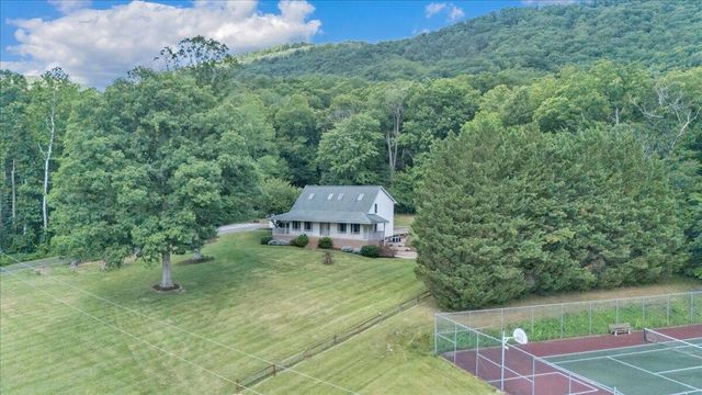 5145 Bradshaw RD, Salem, VA 24153