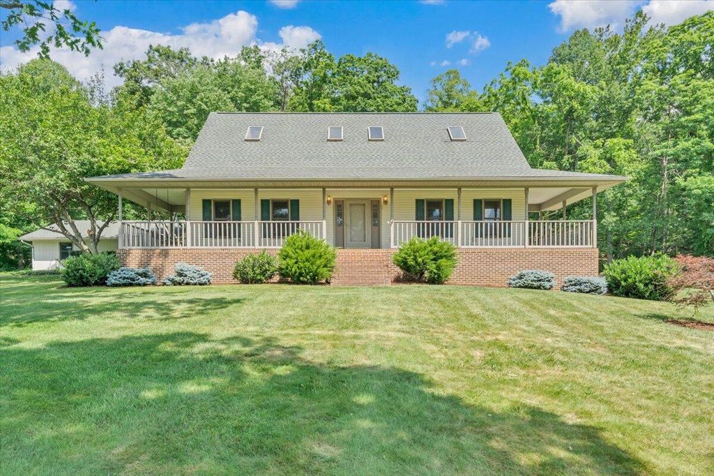 5145 Bradshaw RD, Salem, VA 24153