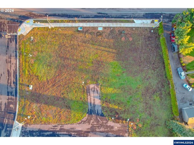 1504-1510-1516 Barn Ct, Woodburn, OR 97071