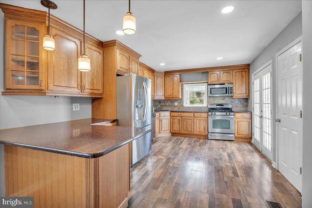 211 S CEDAR AVE, Maple Shade, NJ 08052