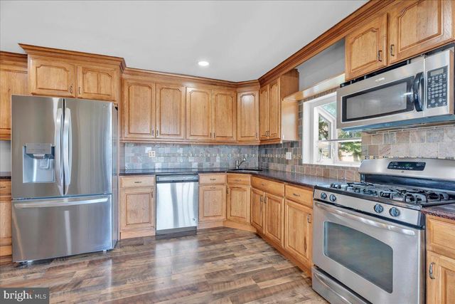 211 S CEDAR AVE, Maple Shade, NJ 08052
