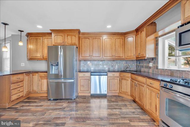 211 S CEDAR AVE, Maple Shade, NJ 08052