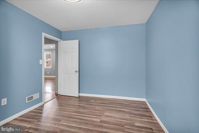 211 S CEDAR AVE, Maple Shade, NJ 08052