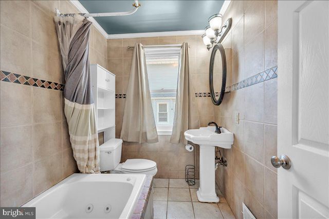 211 S CEDAR AVE, Maple Shade, NJ 08052
